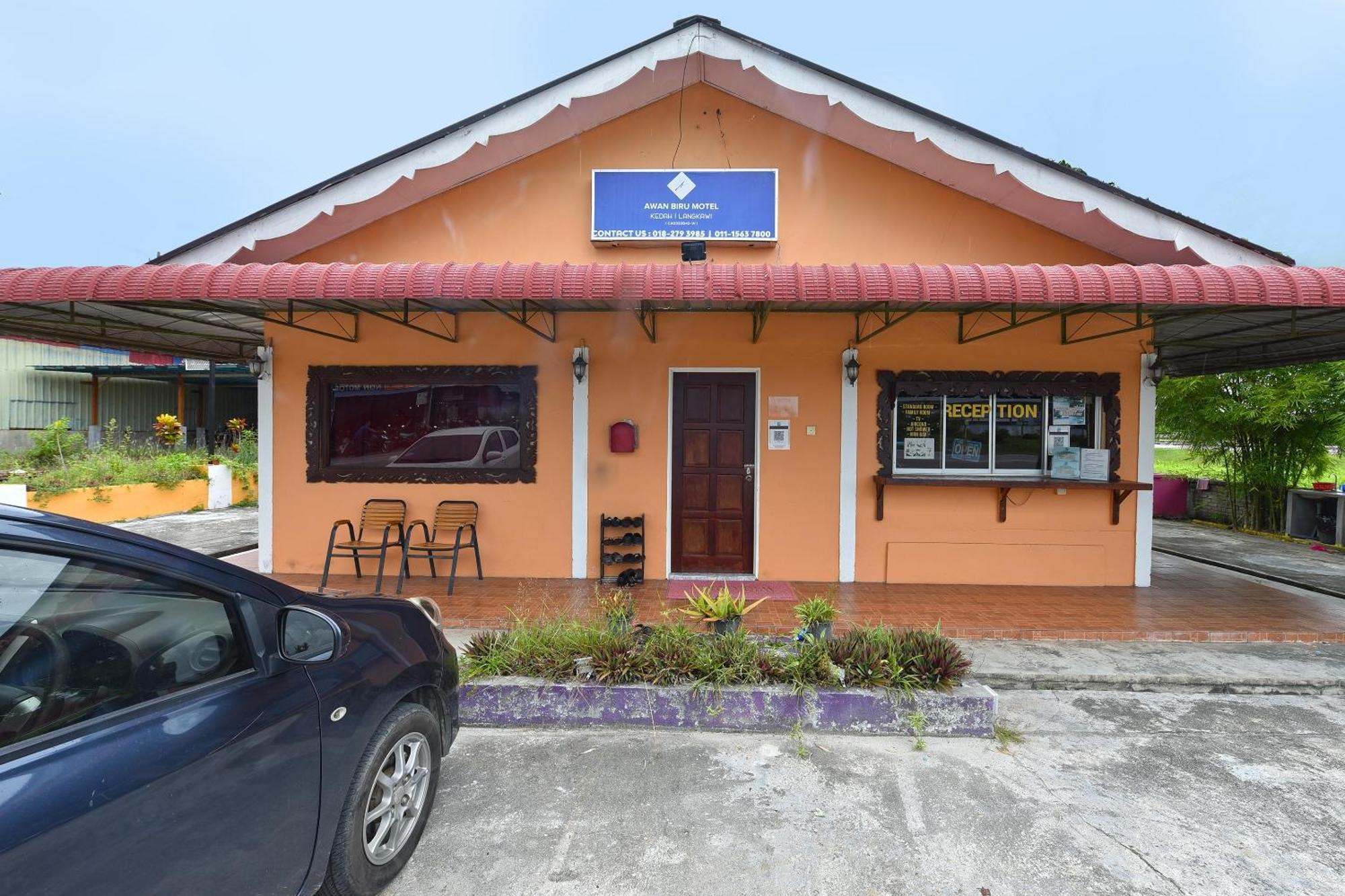 Oyo 90561 Awan Biru Motel Pantai Cenang  Exterior foto
